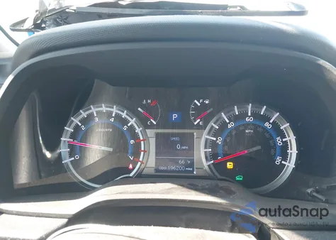 2014 Toyota 4Runner Trail z USA, uszkodzony, nr VIN JTEBU5JR2E5154979